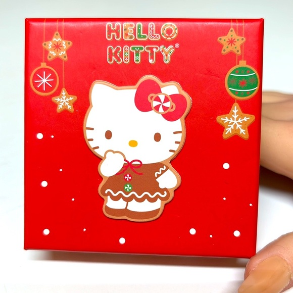 Hello Kitty Christmas time Necklace - Picture 2 of 2